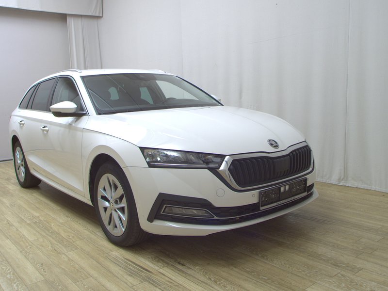 Škoda Octavia Combi 2.0 TDI Style automatik • HUD • ACC — 3
