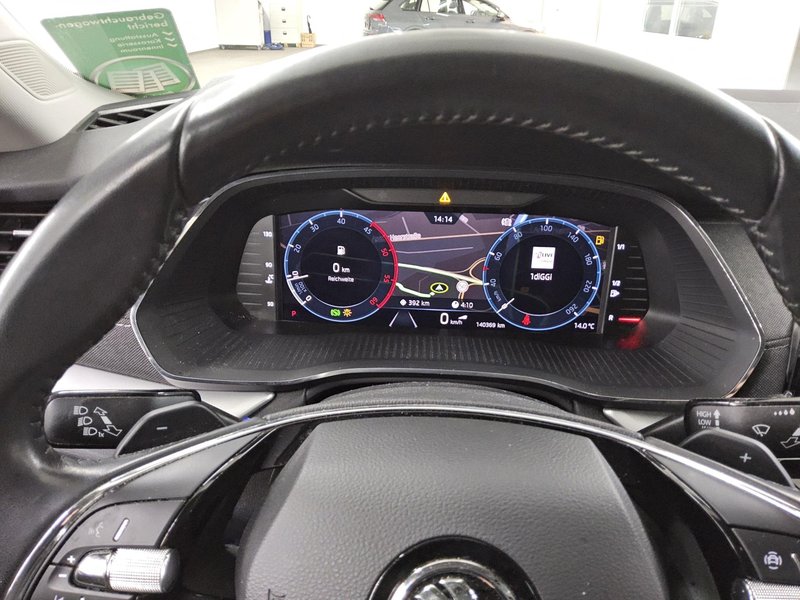 Škoda Octavia Combi 2.0 TDI Style automatik • HUD • ACC — 8