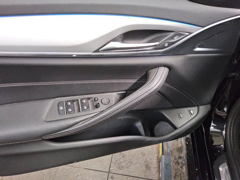 BMW 530e automatik • ACC • koža — 10