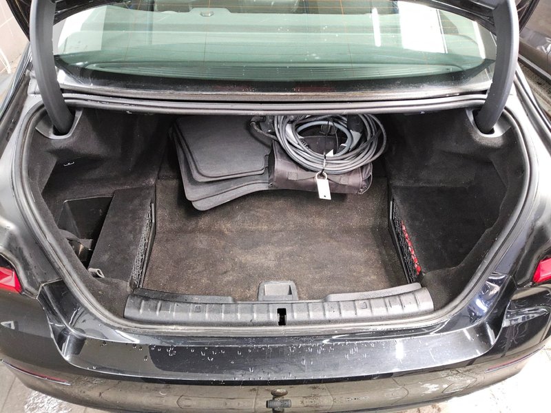 BMW 530e automatik • ACC • koža — 12