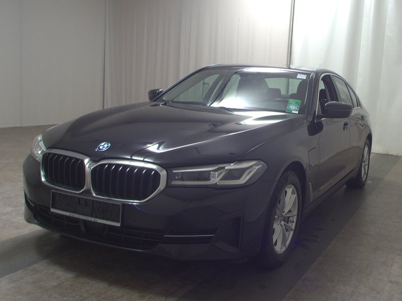 BMW 530e automatik • ACC • koža — 2