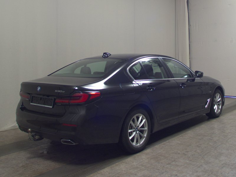 BMW 530e automatik • ACC • koža — 4