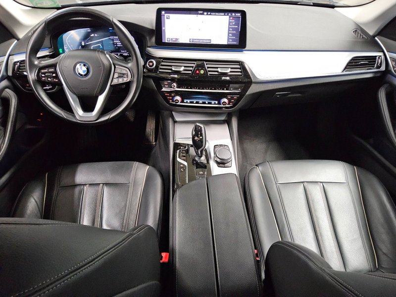 BMW 530e automatik • ACC • koža — 5