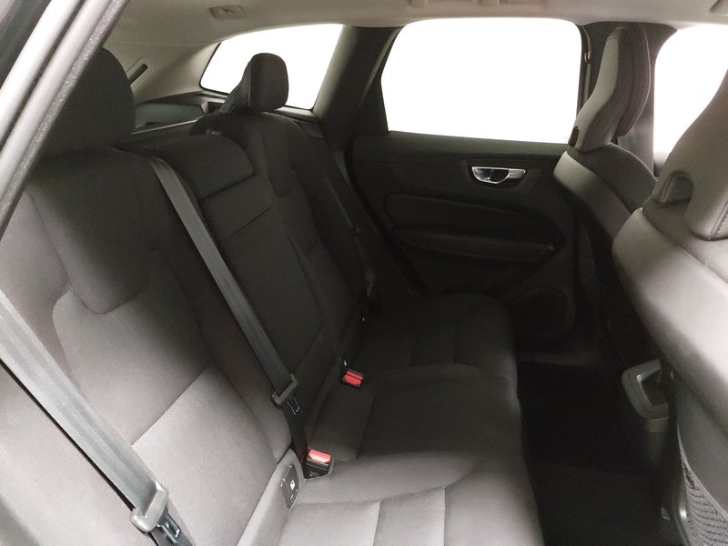 Volvo XC60 B4 automatik • ACC • grijano staklo — 12