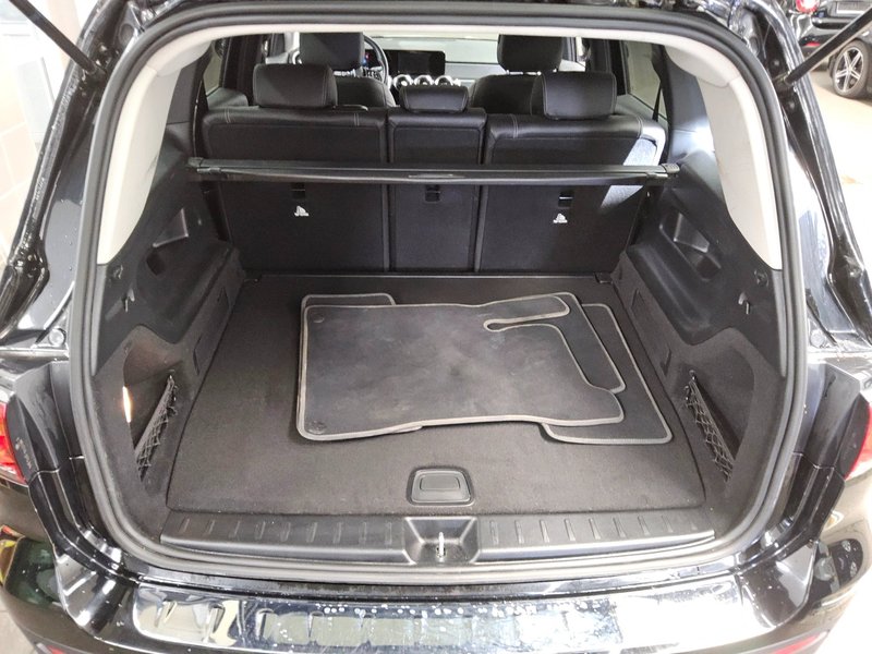 Mercedes-Benz GLB 200 d automatik Style • LED • digitalni instrumenti — 12