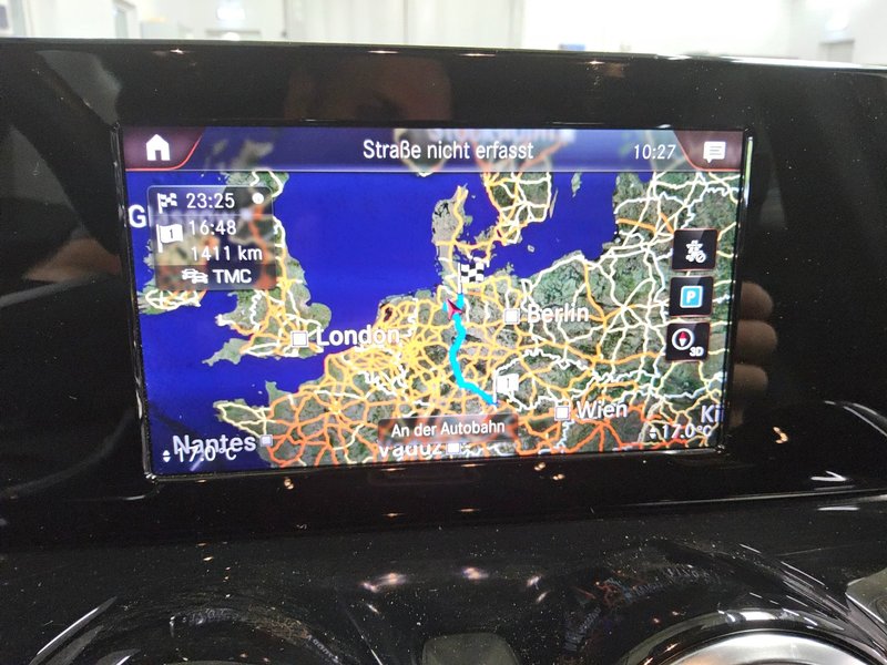 Mercedes-Benz GLB 200 d automatik Style • LED • digitalni instrumenti — 7