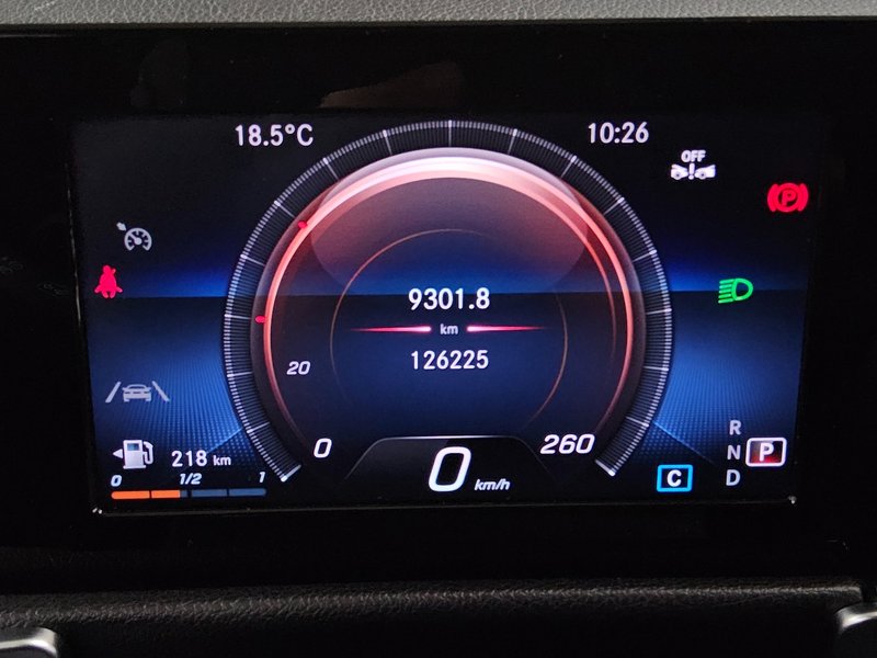Mercedes-Benz GLB 200 d automatik Style • LED • digitalni instrumenti — 8