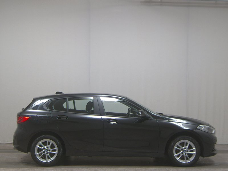 BMW 118d automatik • LED • digitalni instrumenti