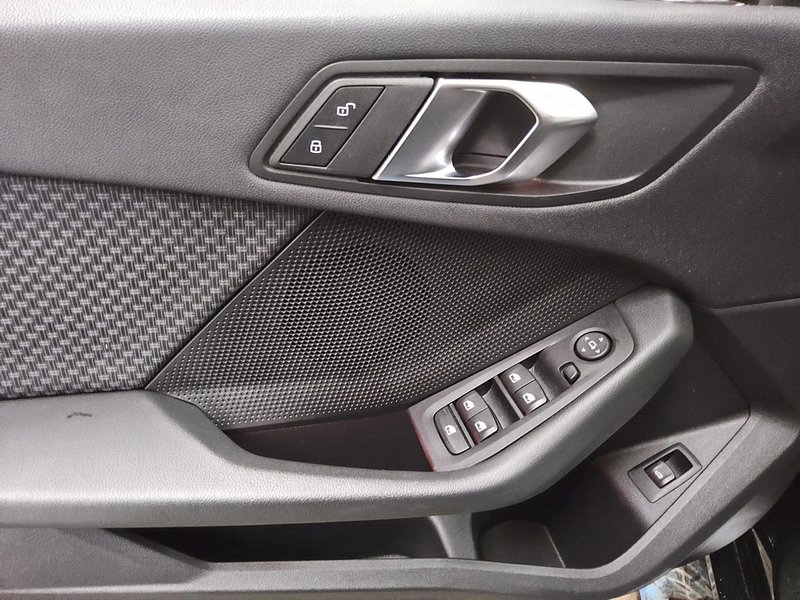 BMW 118d automatik • LED • digitalni instrumenti — 10