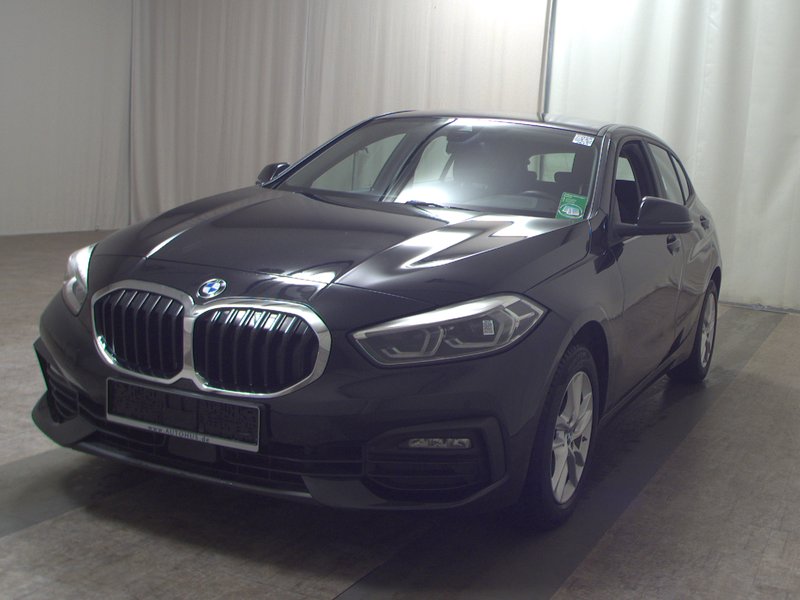 BMW 118d automatik • LED • digitalni instrumenti — 2