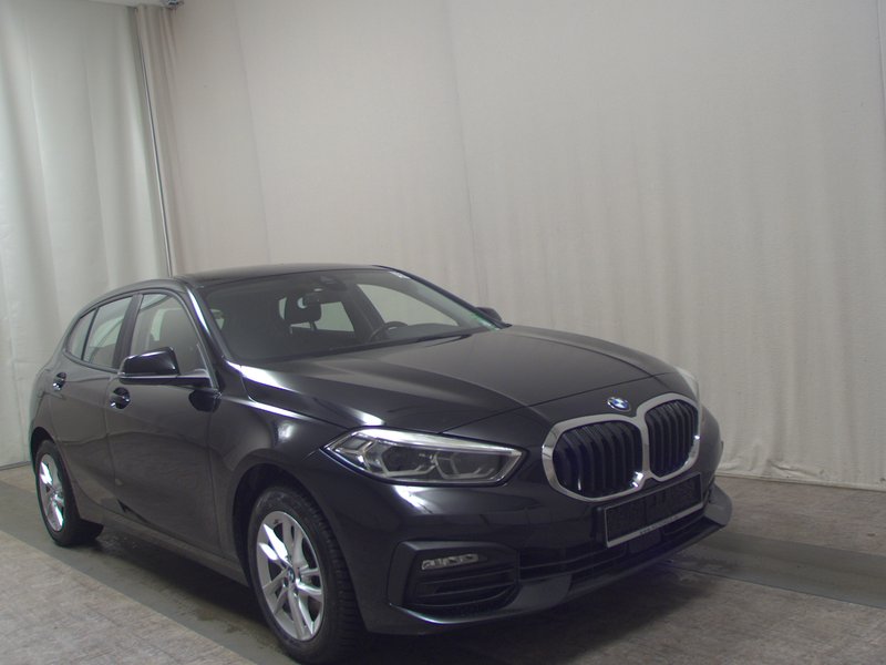 BMW 118d automatik • LED • digitalni instrumenti — 3