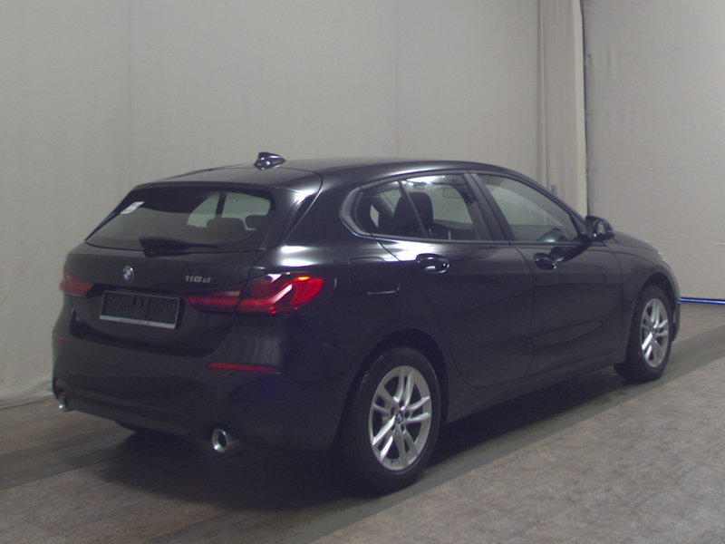 BMW 118d automatik • LED • digitalni instrumenti — 4