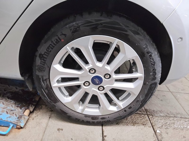 Ford Fiesta 1.0 EcoBoost Titanium • LED — 10