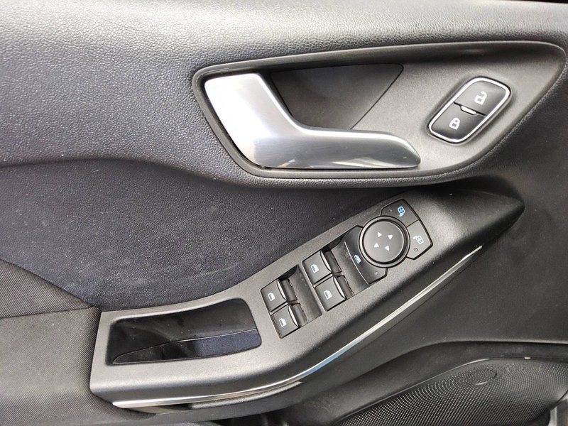 Ford Fiesta 1.0 EcoBoost Titanium • LED — 9