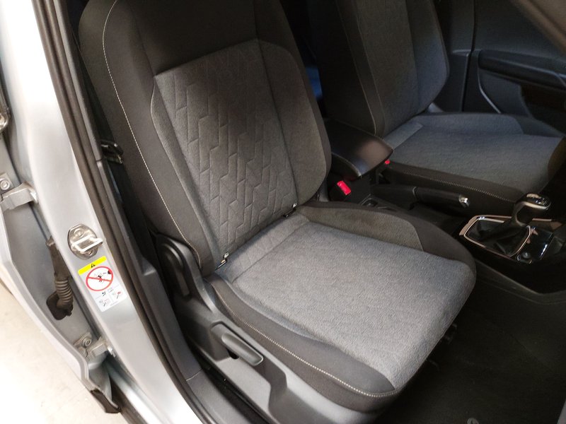 Volkswagen T-Cross 1.0 TSI Move automatik • ACC • LED — 10