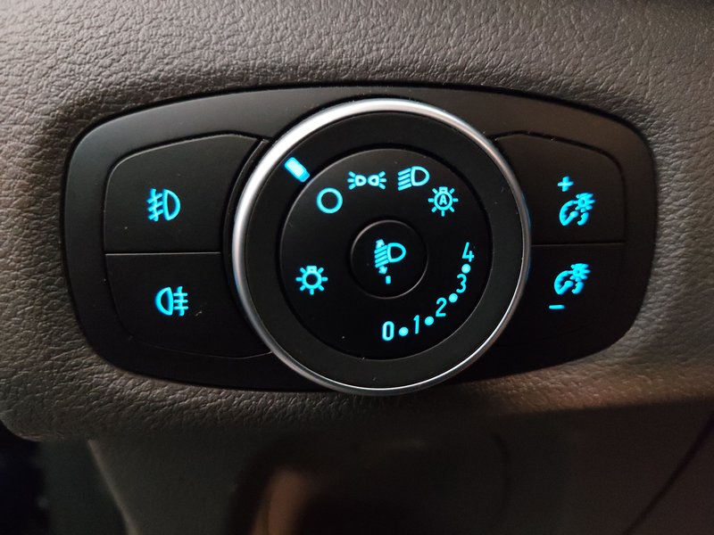 Ford Transit Custom 2.0 TDCi Trend automatik • AHK • Webasto — 16
