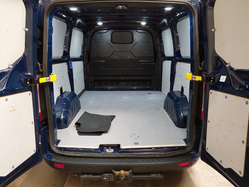 Ford Transit Custom 2.0 TDCi Trend automatik • AHK • Webasto — 17