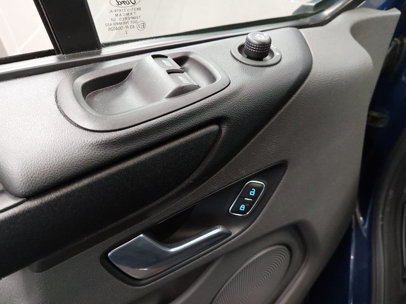 Ford Transit Custom 2.0 TDCi Trend automatik • AHK • Webasto — 5