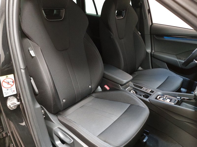 Škoda Octavia Combi 2.0 TDI automatik Sportline • Full LED — 10
