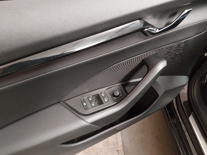 Škoda Octavia Combi 2.0 TDI automatik Sportline • Full LED — 5