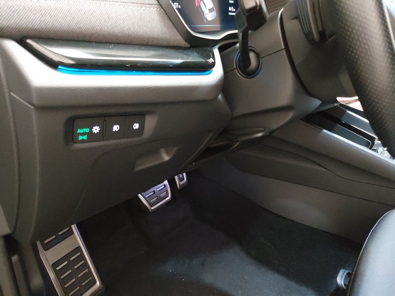Škoda Octavia Combi 2.0 TDI automatik Sportline • Full LED — 7
