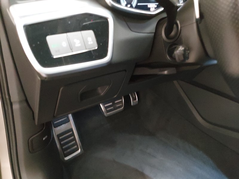 Audi A6 Avant 55 TFSI e quattro S line automatik • Full LED • AHK — 7