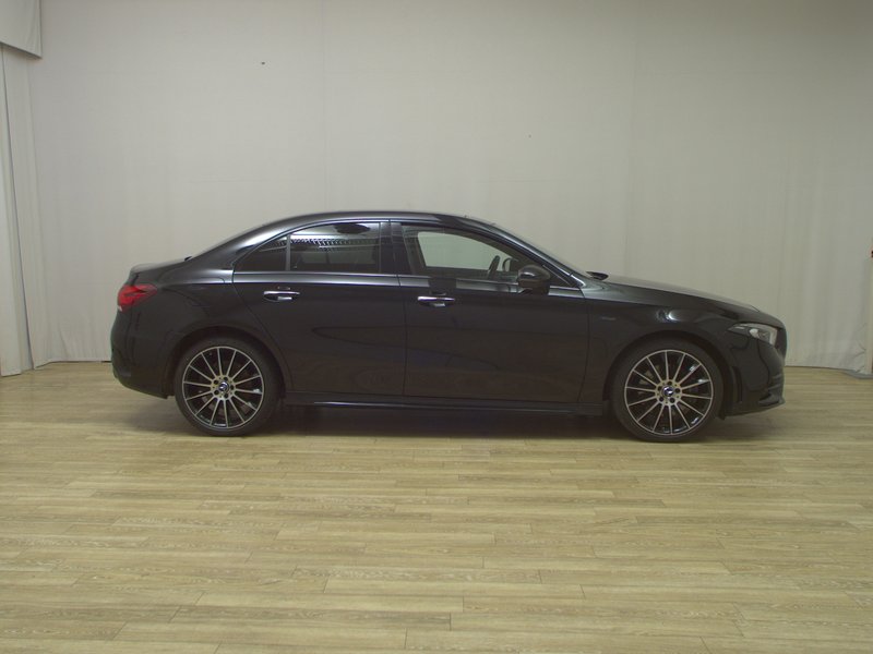 Mercedes-Benz A 250 e automatik AMG Line • panorama • HUD
