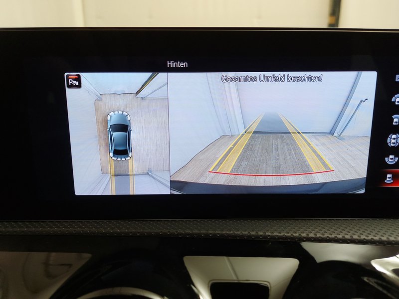 Mercedes-Benz A 250 e automatik AMG Line • panorama • HUD — 16