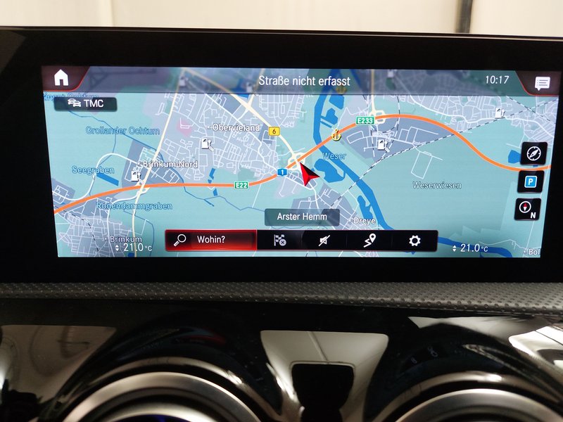 Mercedes-Benz A 250 e automatik AMG Line • panorama • HUD — 19