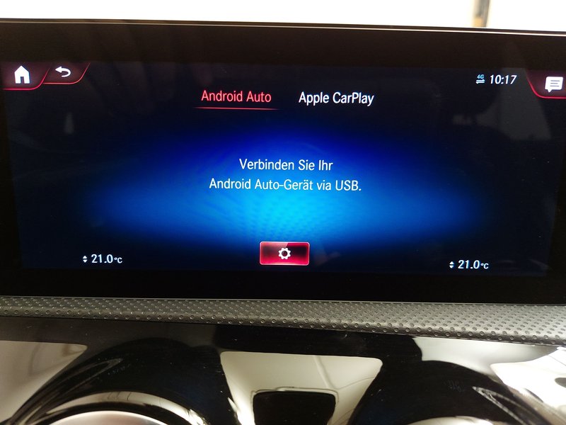 Mercedes-Benz A 250 e automatik AMG Line • panorama • HUD — 20