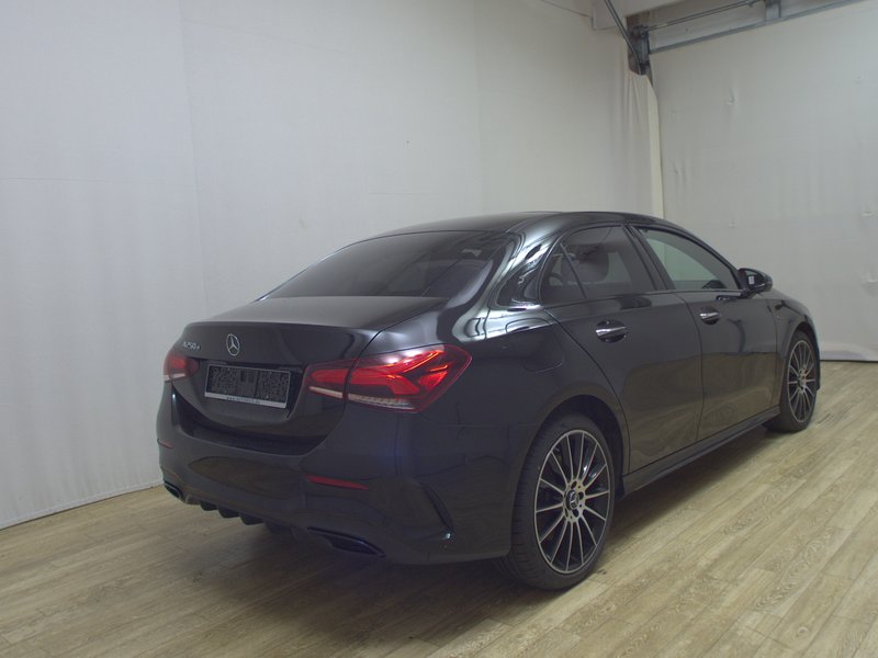 Mercedes-Benz A 250 e automatik AMG Line • panorama • HUD — 4