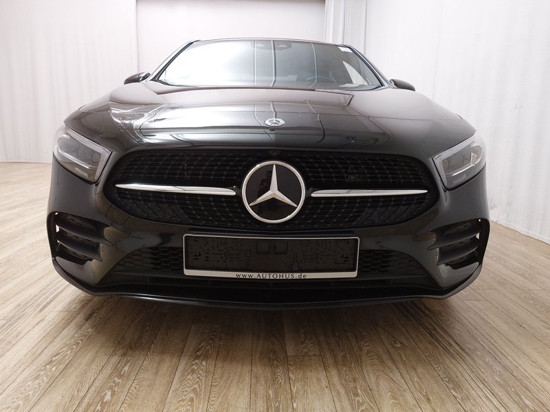 Mercedes-Benz A 250 e automatik AMG Line • panorama • HUD — 7