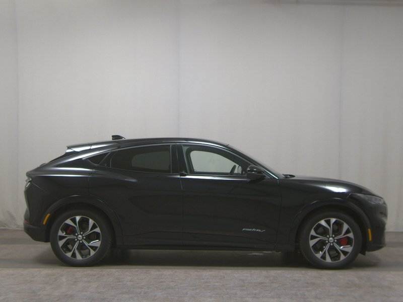 Ford Mustang Mach-E AWD GT • 4x4 • Kuka za vuču (AHK)