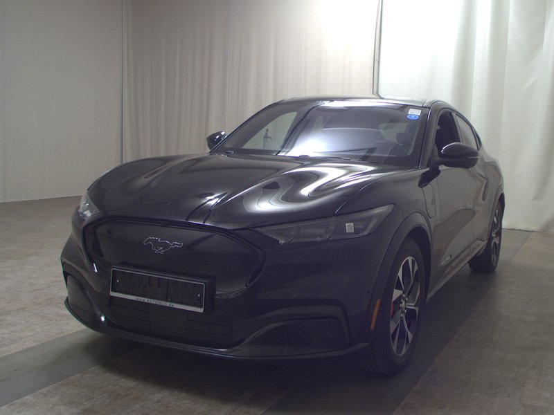 Ford Mustang Mach-E AWD GT • 4x4 • Kuka za vuču (AHK) — 2