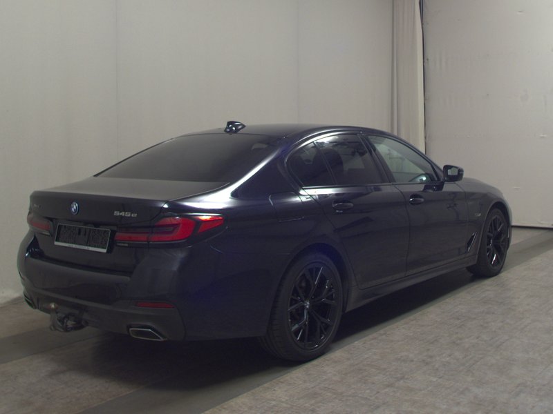 BMW 545e xDrive automatik M Sport • HUD • ACC — 4