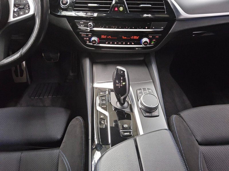 BMW 545e xDrive automatik M Sport • HUD • ACC — 6