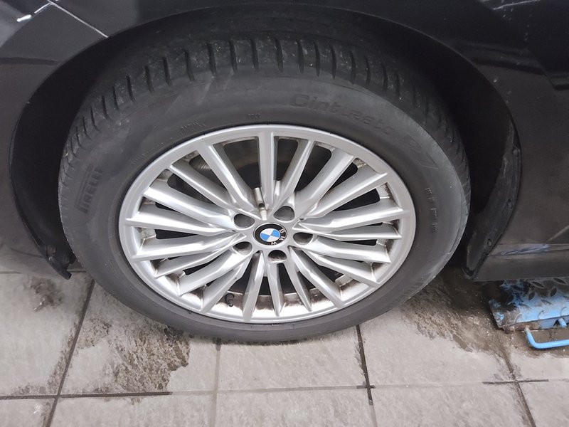 BMW 320d Touring Sport-Line automatik • digitalni instrumenti • Full LED — 11