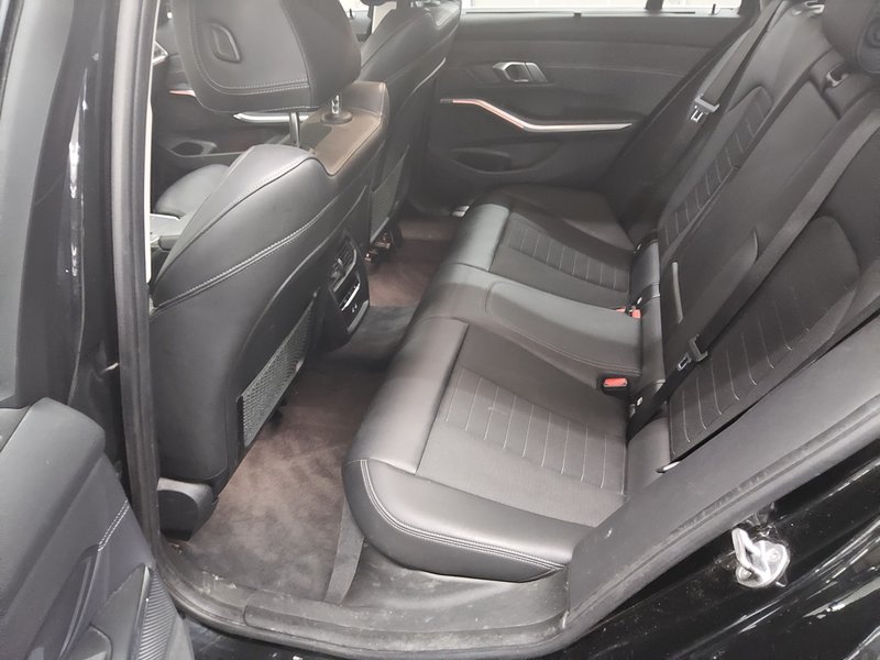 BMW 320d Touring Sport-Line automatik • digitalni instrumenti • Full LED — 13