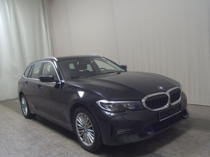BMW 320d Touring Sport-Line automatik • digitalni instrumenti • Full LED — 3