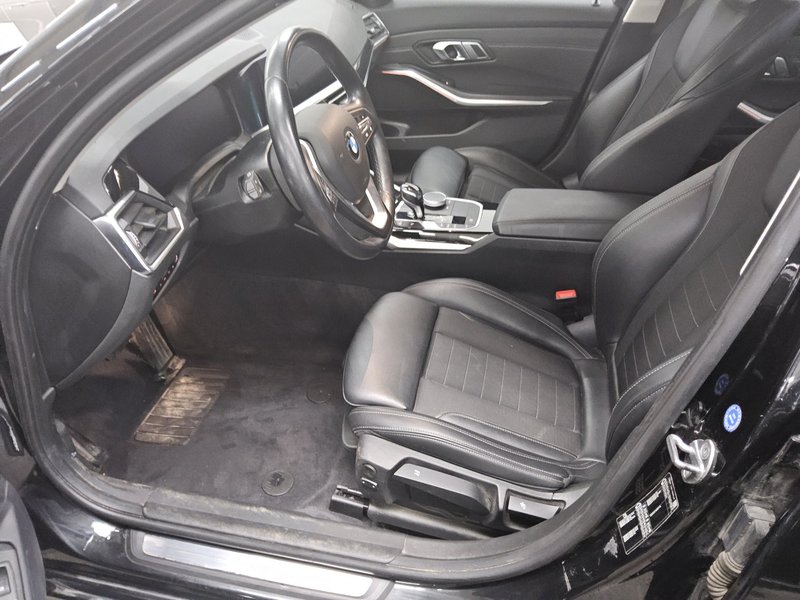 BMW 320d Touring Sport-Line automatik • digitalni instrumenti • Full LED — 9
