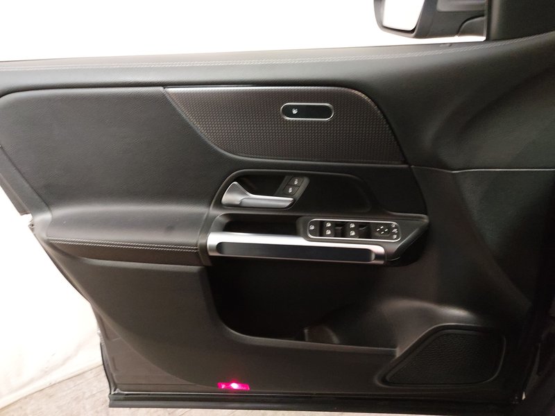 Mercedes-Benz GLB 200 d Progressive automatik • ACC • LED — 5