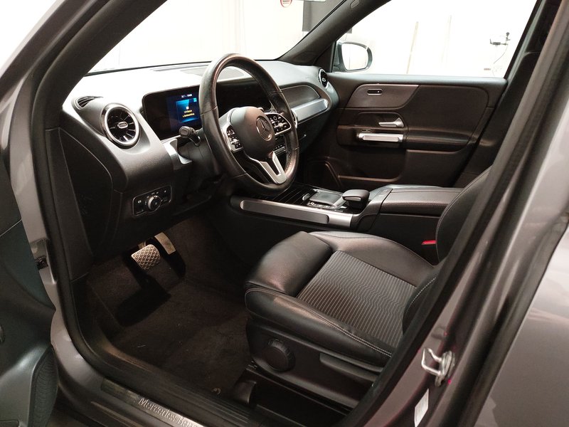 Mercedes-Benz GLB 200 d Progressive automatik • ACC • LED — 6