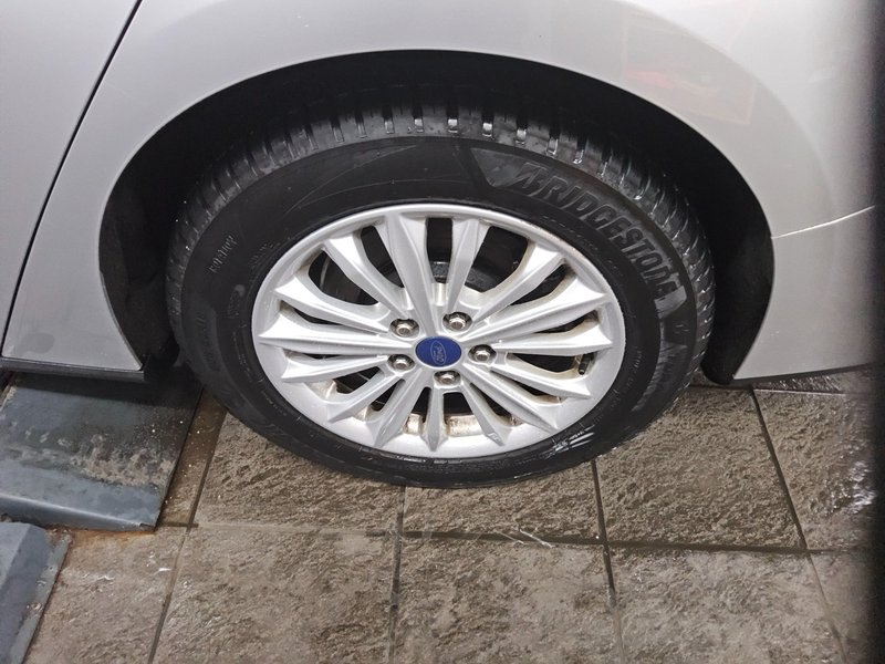 Ford Focus Turnier 1.0 EcoBoost Titanium • LED • navigacija — 10