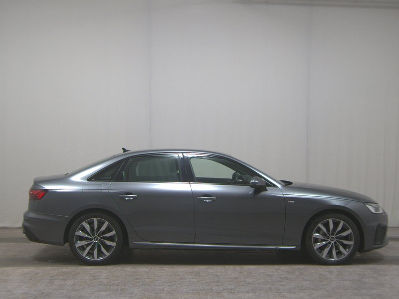 Audi A4 40 TDI quattro automatik S line • LED • digitalni instrumenti