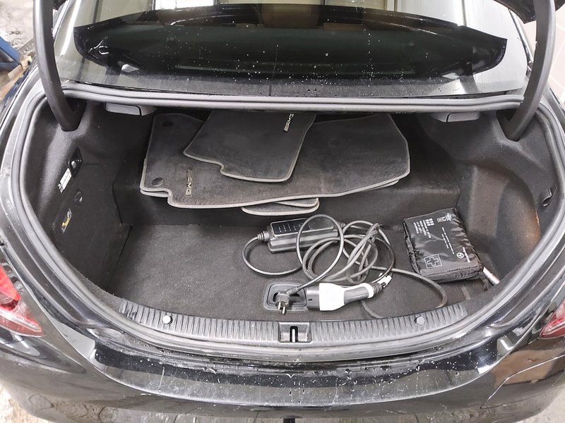 Mercedes-Benz C 300 de automatik AMG Line • ACC • LED — 11