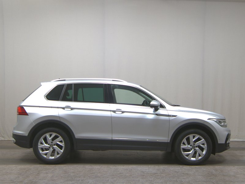 Volkswagen Tiguan 2.0 TDI Elegance • 360° kamera • ACC