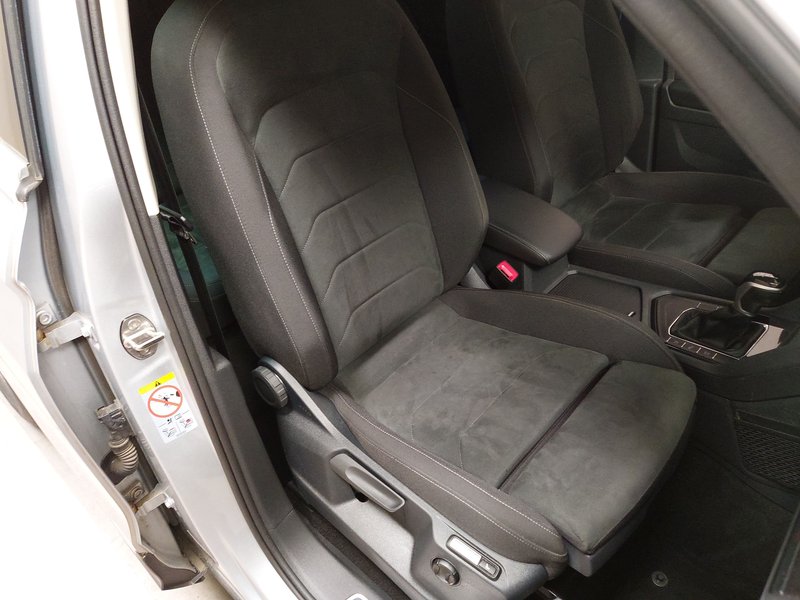 Volkswagen Tiguan 2.0 TDI Elegance • 360° kamera • ACC — 10