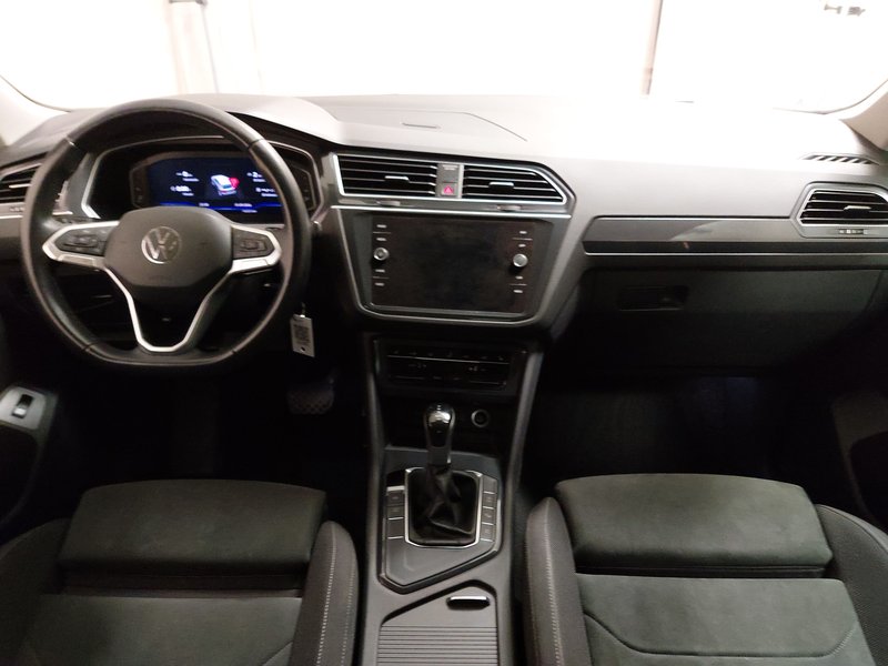 Volkswagen Tiguan 2.0 TDI Elegance • 360° kamera • ACC — 17