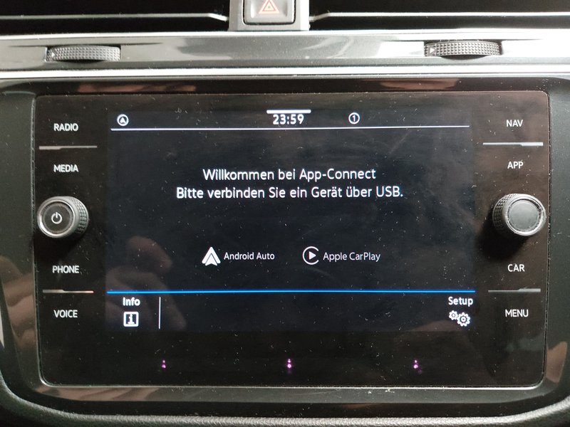Volkswagen Tiguan 2.0 TDI Elegance • 360° kamera • ACC — 18