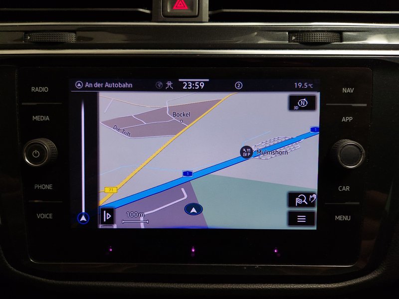 Volkswagen Tiguan 2.0 TDI Elegance • 360° kamera • ACC — 19
